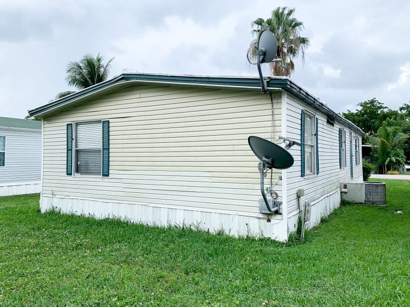 13061 SW 9th place, Davie, Florida 33325, 3 Bedrooms Bedrooms, ,2 BathroomsBathrooms,Mobile Homes,SOLD,13061 SW 9th place,1407