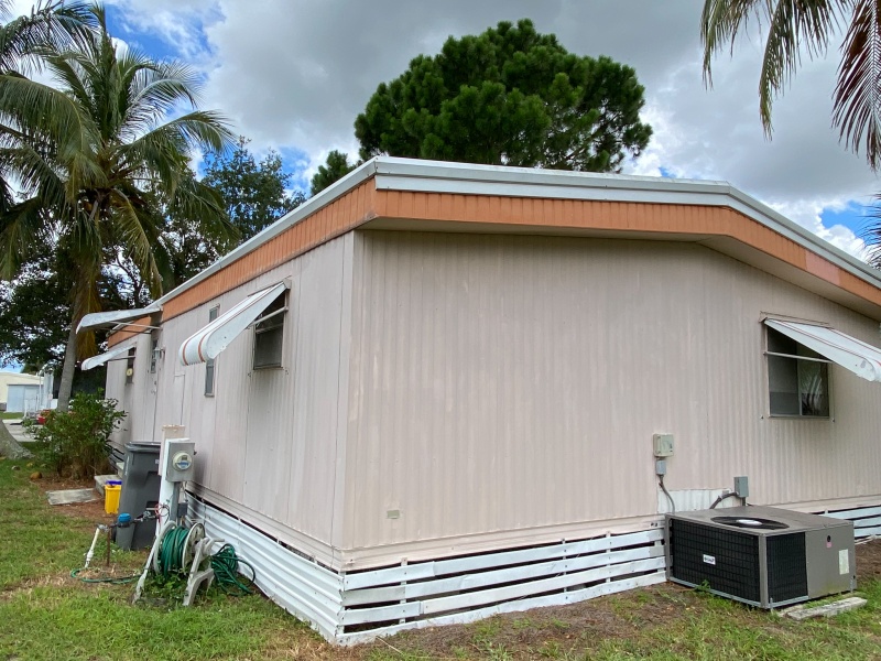 PLE 1315 - Great for first time home buyer and incredible price! 2Bed/2Bath
4327 71 st Rd N, Riviera Beach, Fl 33404