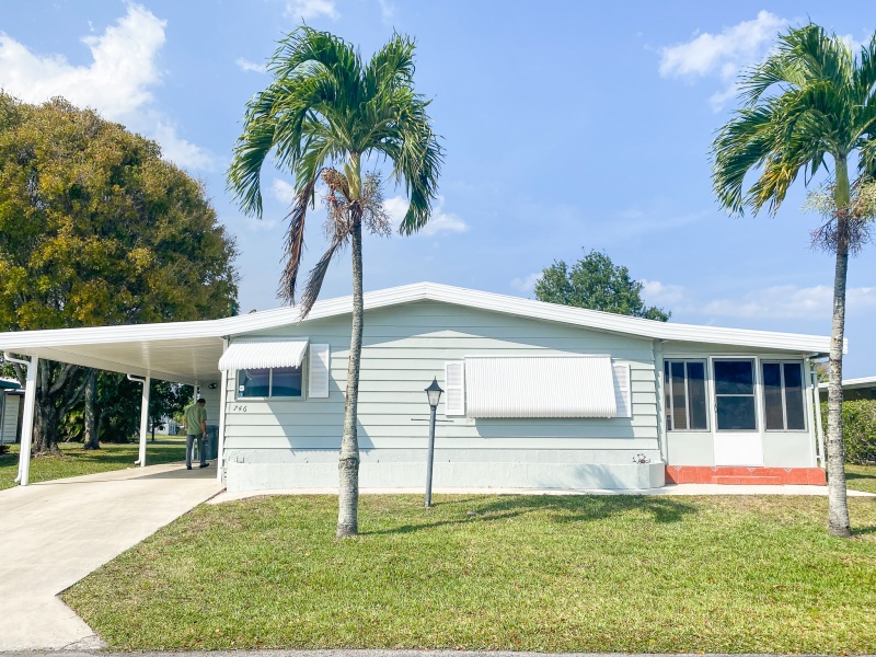 SSE 746 - Completely remodeled inside and out! Amazing price!
746 Sun Top Ln Boynton Beach, FL 33436