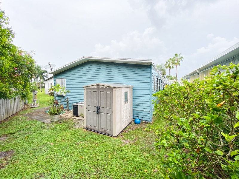 PBZ 188 - Check out this mobile home before its too late!
3333 Lake Overlook PL Lantana FL 33462